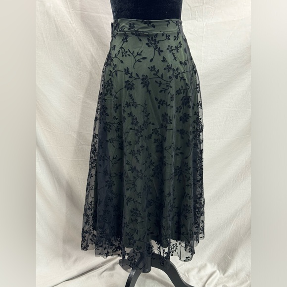 Floral Flocking Tulle Long A-Line Skirt Green* - Picture 8 of 11